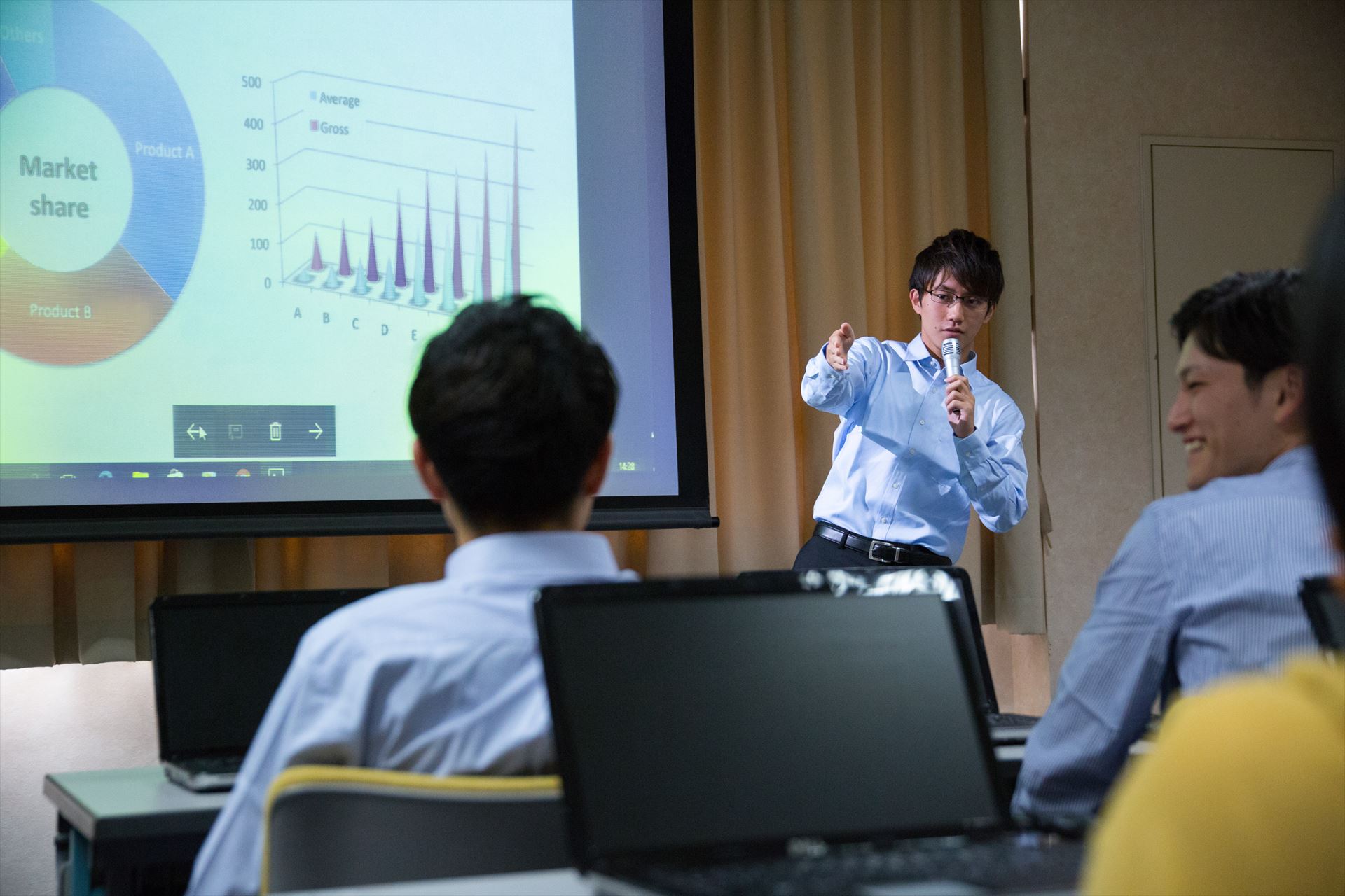 暗黙知を形式知に変えるには｜社内のノウハウ共有と属人化の解消方法｜株式会社TSUMUGU
