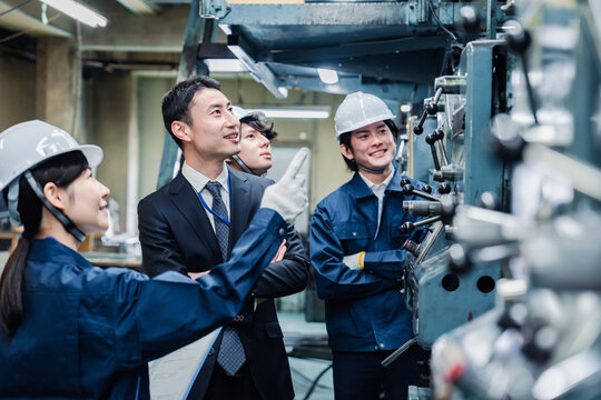 ベテランの退職で技術が途切れる前に｜属人化した仕事を社内で引き継げる形に｜株式会社TSUMUGU