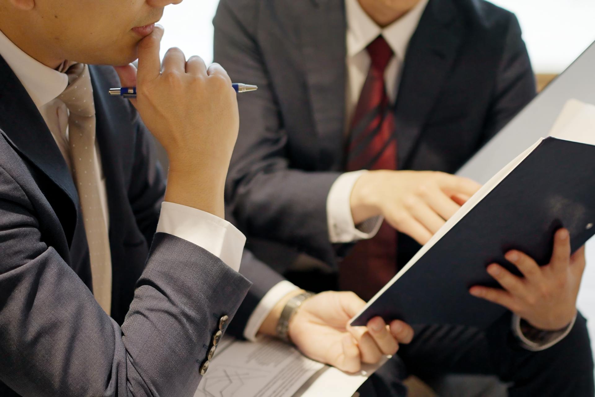 それは属人化ですか、スペシャリストですか｜なくした結果、かえって困っていませんか｜株式会社TSUMUGU